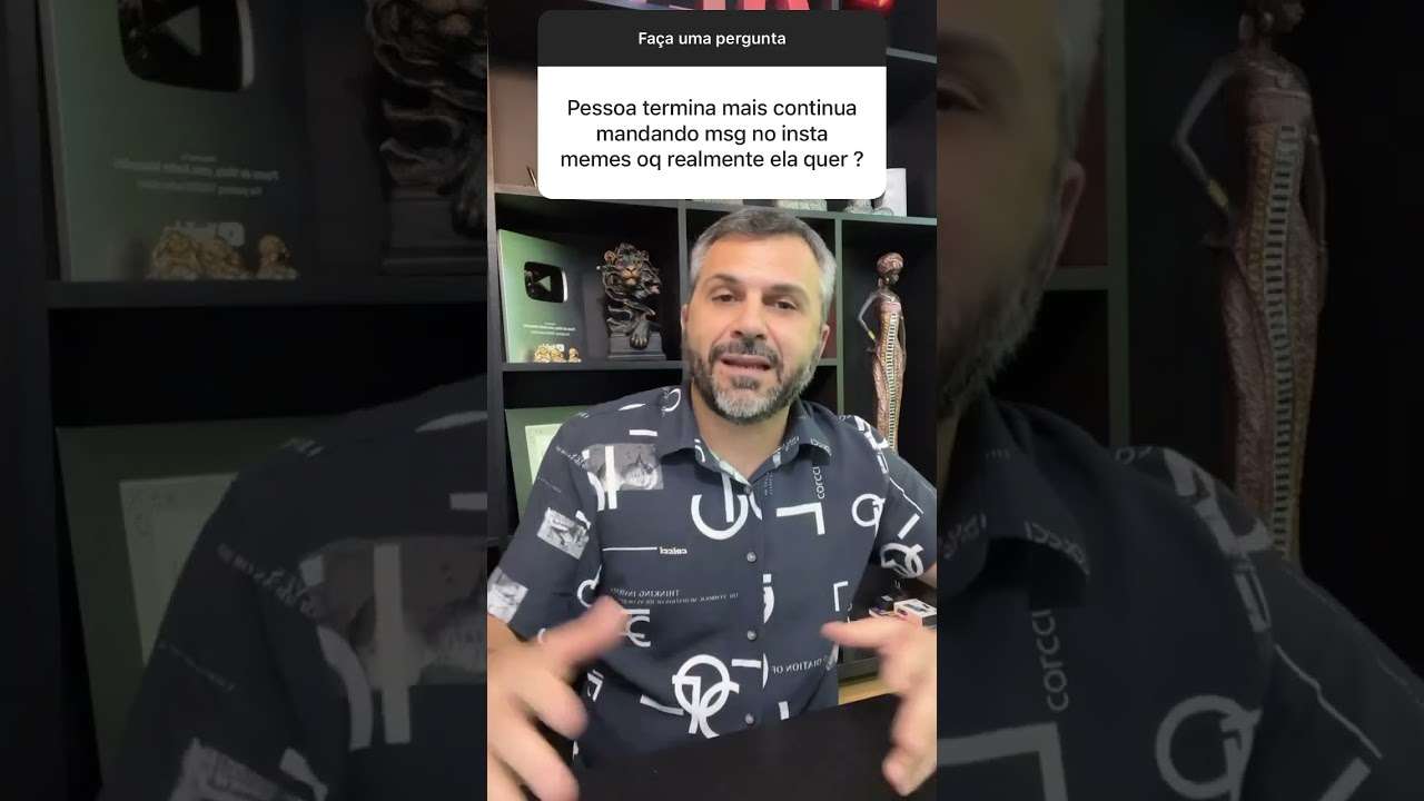 Pessoa termina mas continua mandando mensagem no Instagram