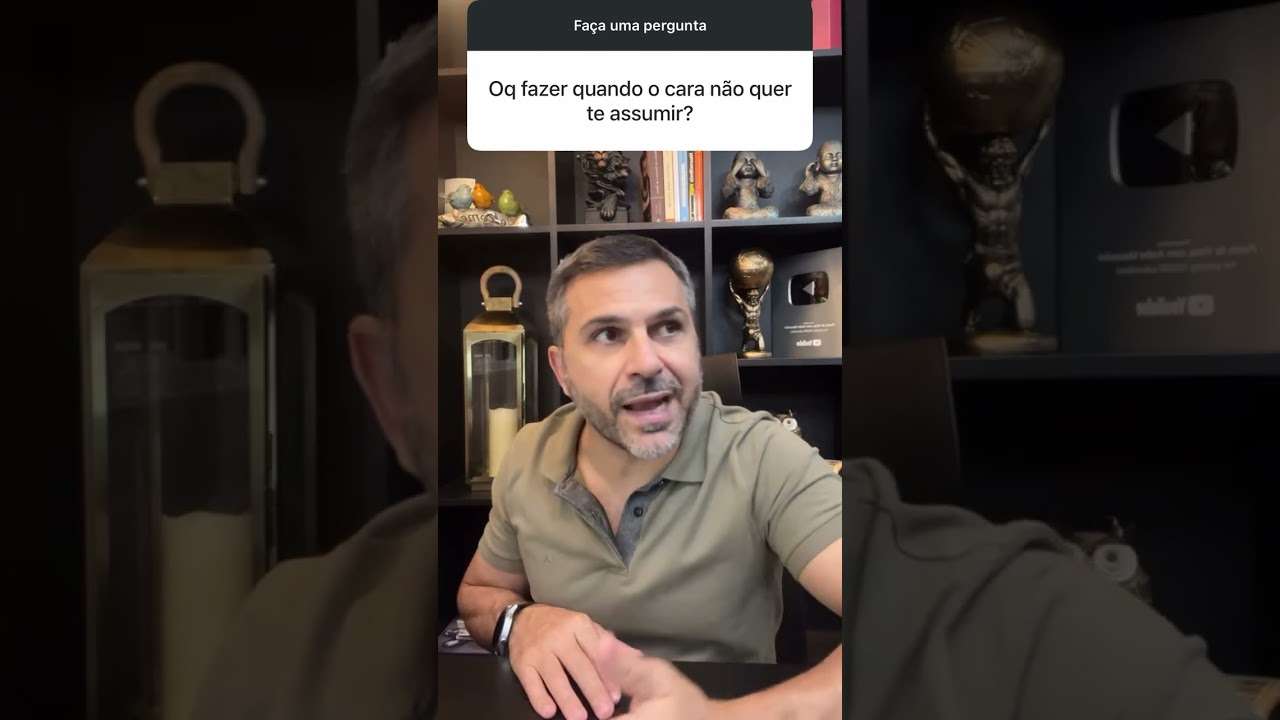 O que fazer quando o cara não quer te assumir? #shorts