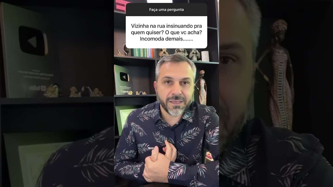 Vizinha se insinua pra quem quiser. Ela se incomoda com isso… #shorts